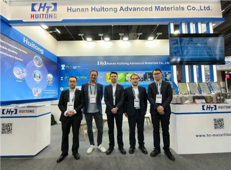  J9���Ź���վ�²�Я�Ƚ�������ά������������˸�Techtextil 2026